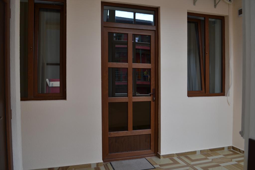 Guest House Rafael Tbilisi Eksteriør bilde