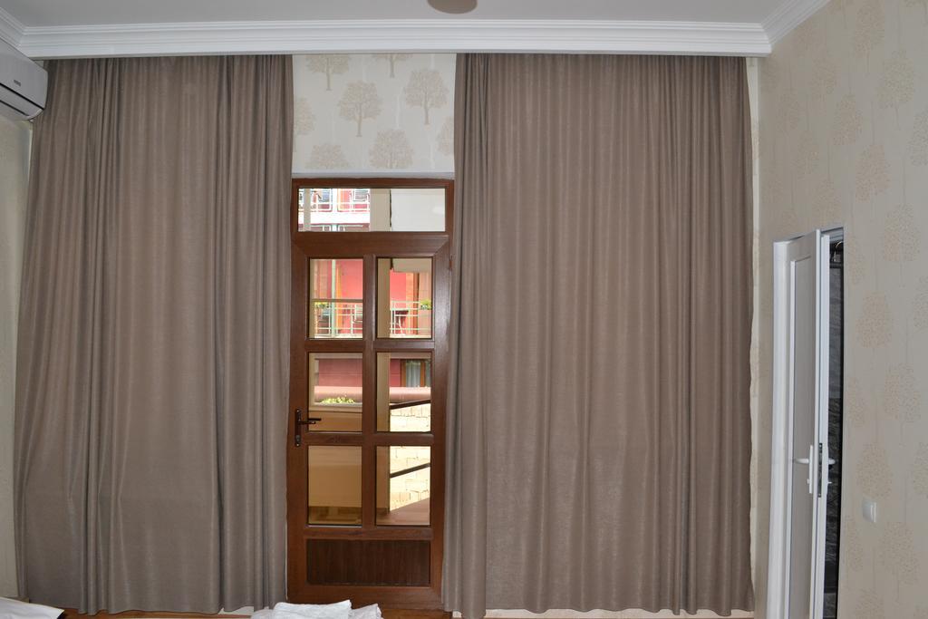 Guest House Rafael Tbilisi Eksteriør bilde
