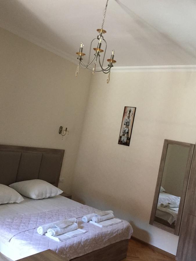 Guest House Rafael Tbilisi Eksteriør bilde