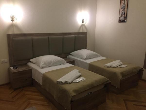 Guest House Rafael Tbilisi Eksteriør bilde